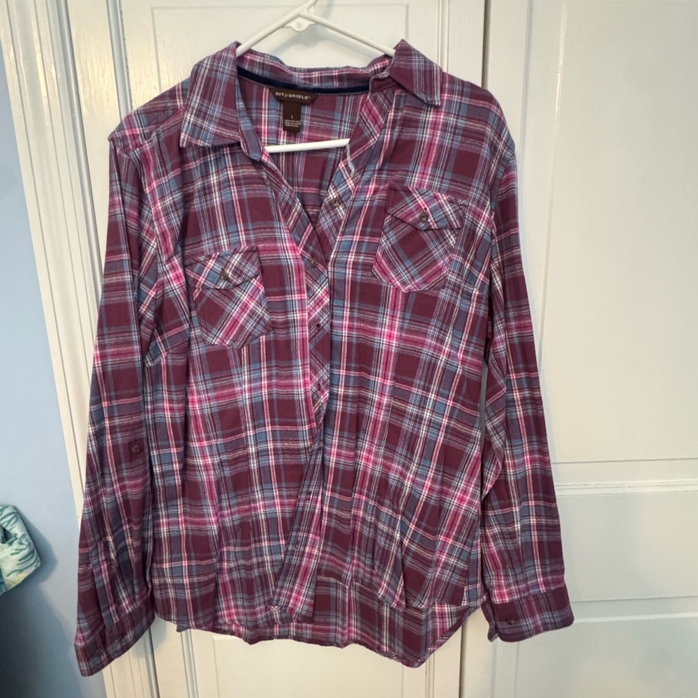 Adorable trendy pink Bit & Bridle Plaid Flannel Shirt – Size L - Picture 9 of 10